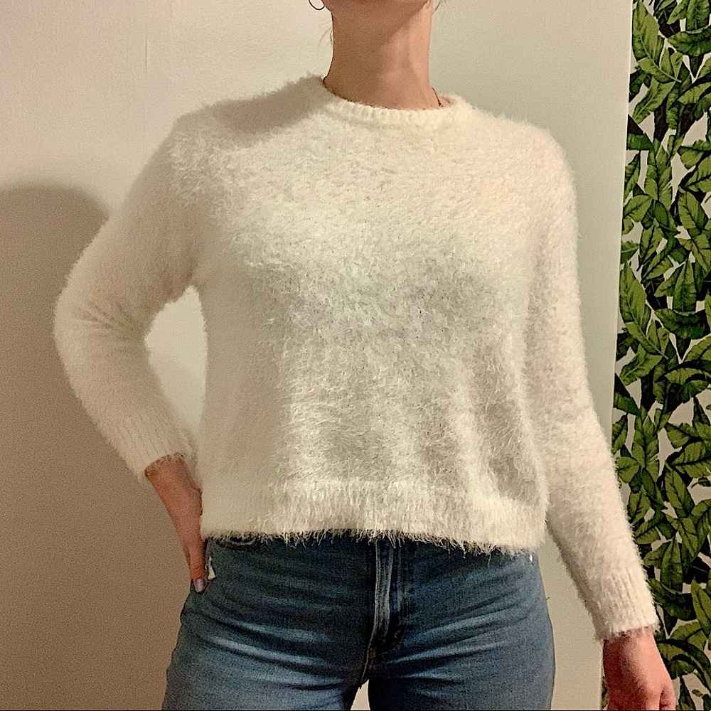 Fuzzy White Cropped Sweater!